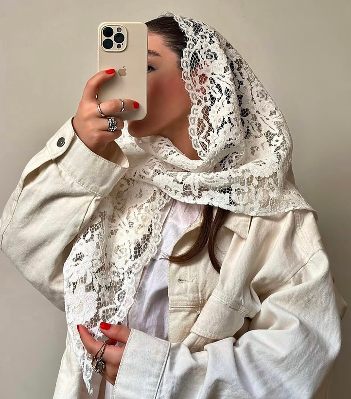 روسری مجلسی سفید،لبه دالبر،گیپور دانتل مخمل وارداتی ( تک و عمده)