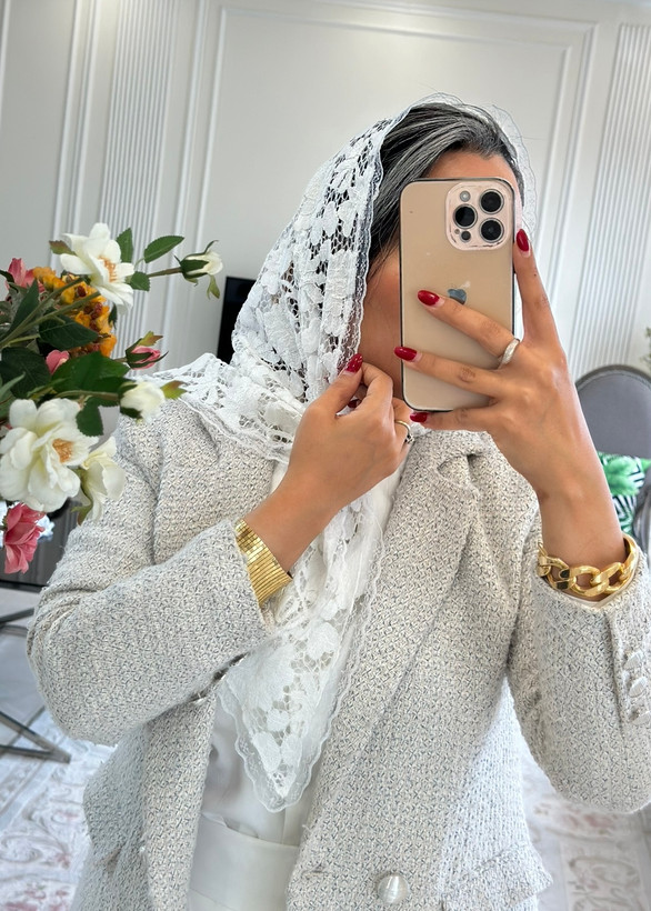 روسری مجلسی سفید،لبه دالبر،گیپور دانتل مخمل وارداتی ( تک و عمده)