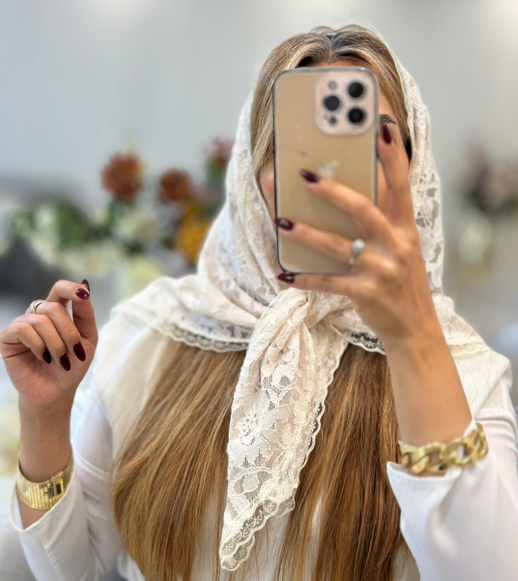 روسری مجلسی گیپور دانتل وارداتی شیری رنگ