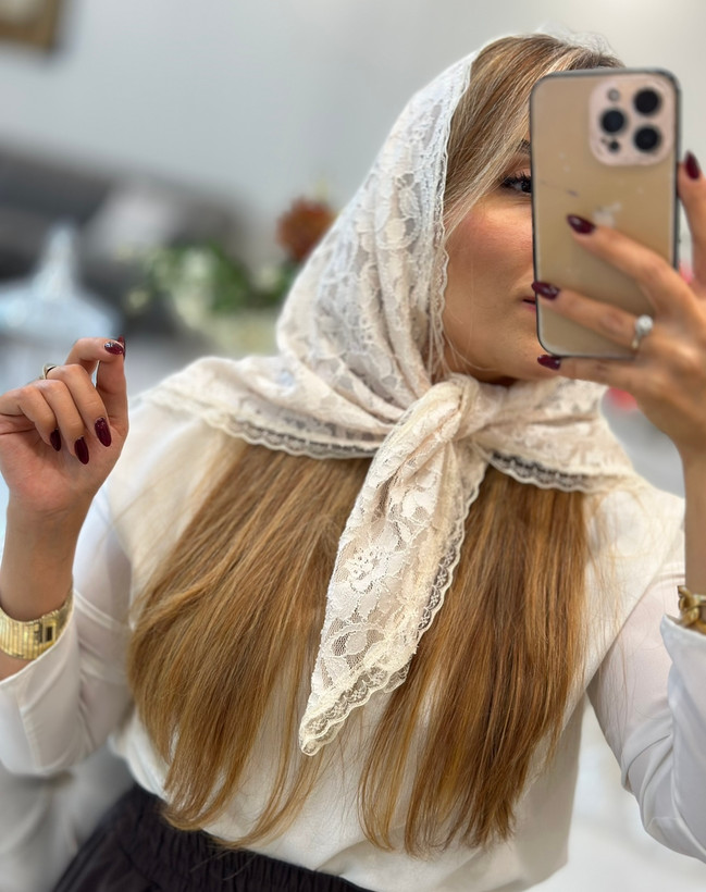روسری مجلسی گیپور دانتل وارداتی شیری رنگ