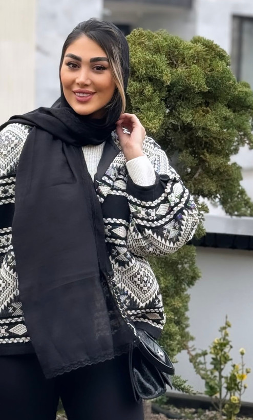 شال مشکی دور تور وال اسلپ