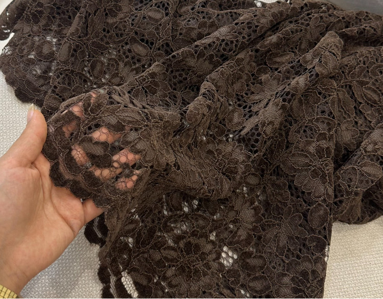 روسری مجلسی قهوه ای گیپور مخمل فرانسه لبه دالبر ( تک و عمده)