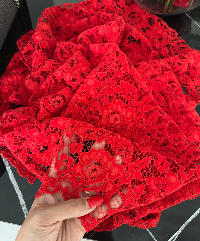 روسری گیپور مخمل فرانسه رنگ قرمز ( وارداتی)