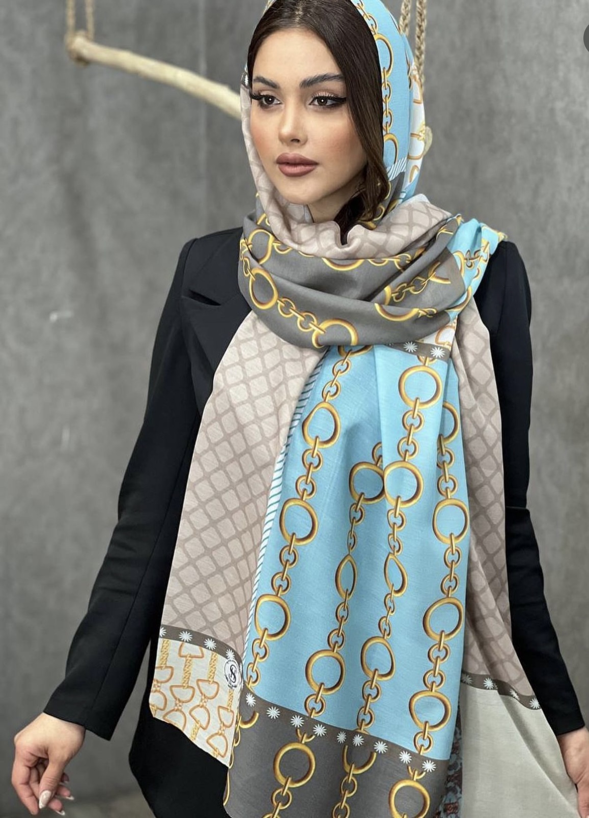 شال نخ پنبه ابی طرح زنجیری