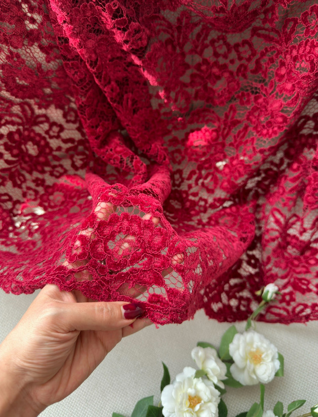 روسری گیپور مخمل فرانسه رنگ قرمز زرشکی (وارداتی)